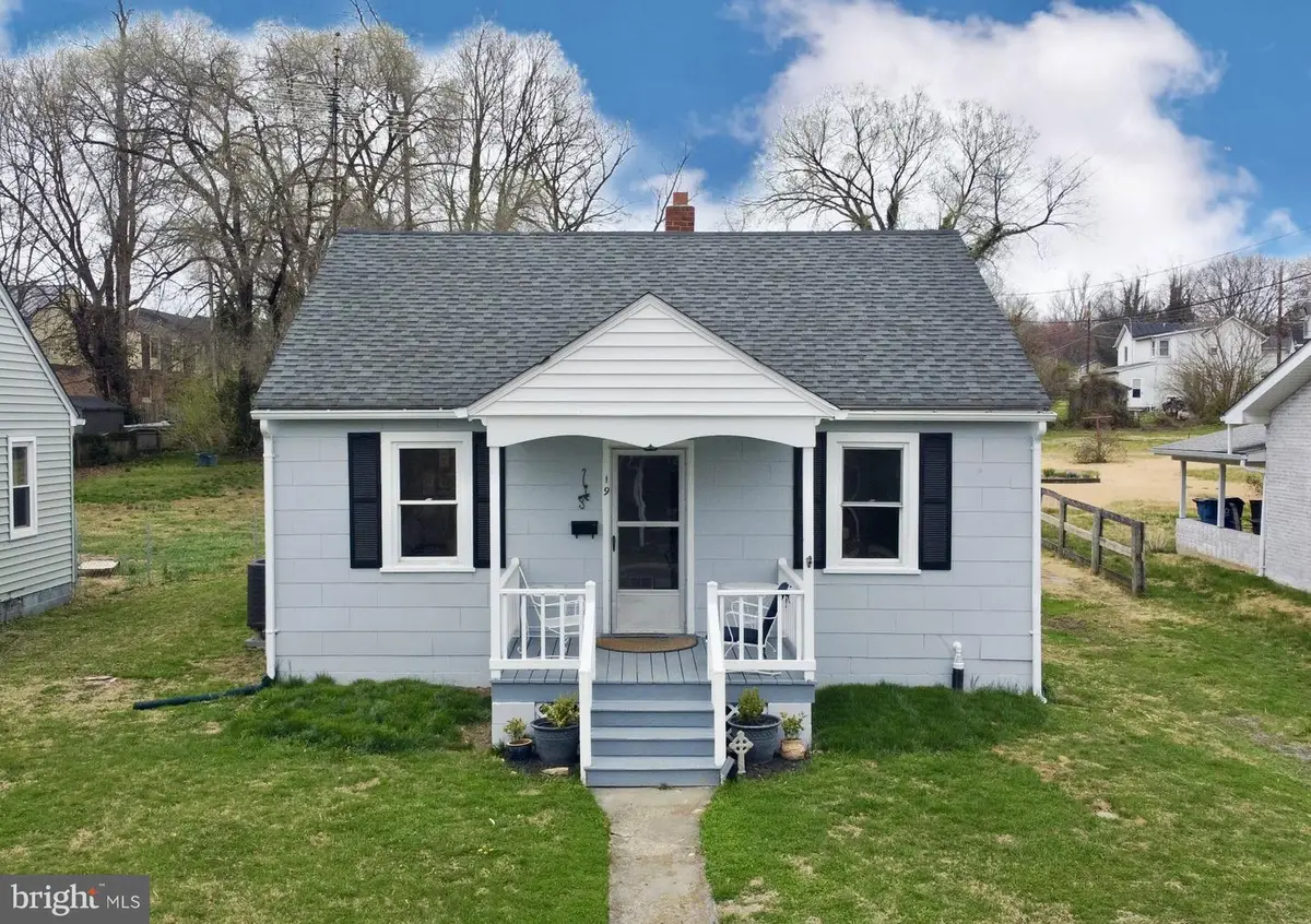 19 Page St, Berryville, VA 22611 - #1