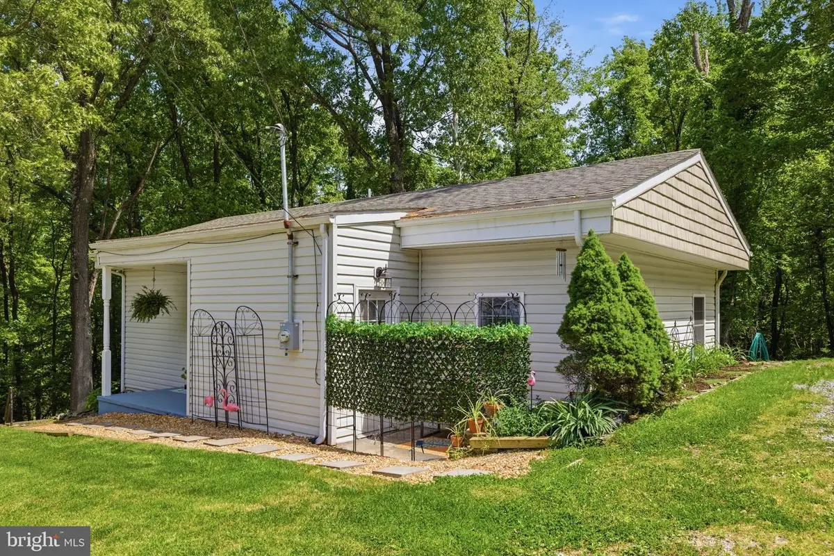 350 Evergreen Ln, Bluemont, VA 20135 - #1
