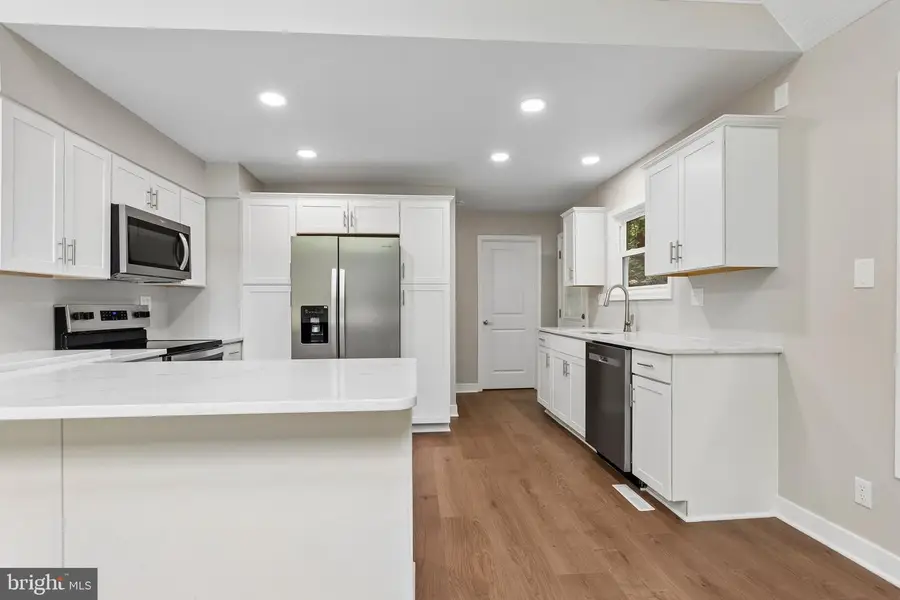 576 Manor Rd, Front Royal, VA 22630 - #2