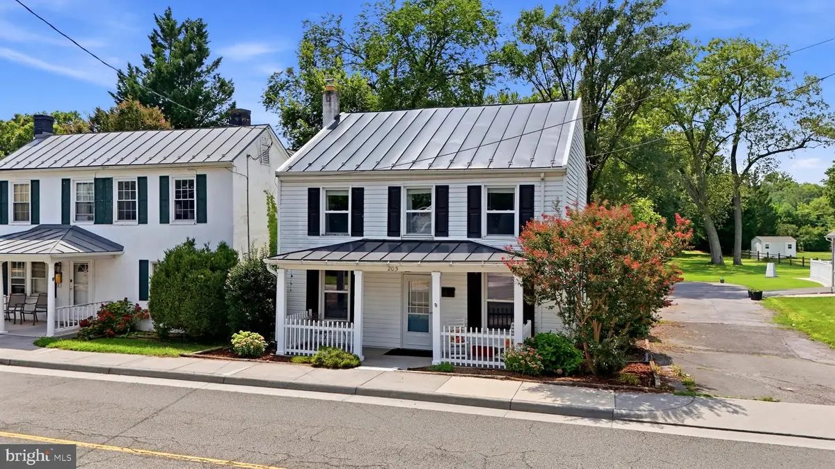 203 W Main St, Berryville, VA 22611 - #1