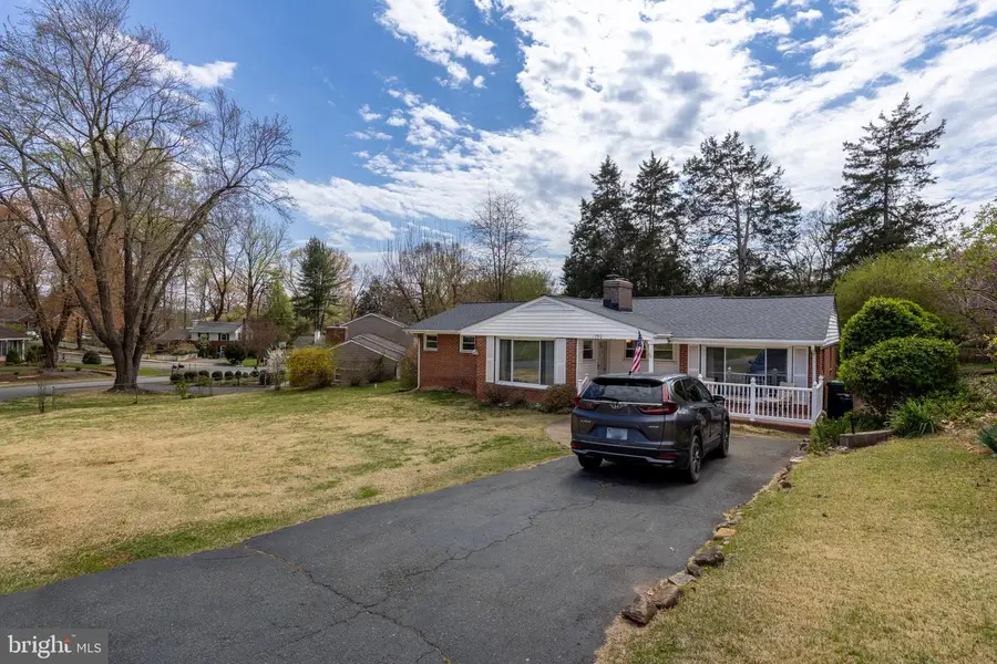 1730 Concord Dr, Charlottesville, VA 22901 - #3