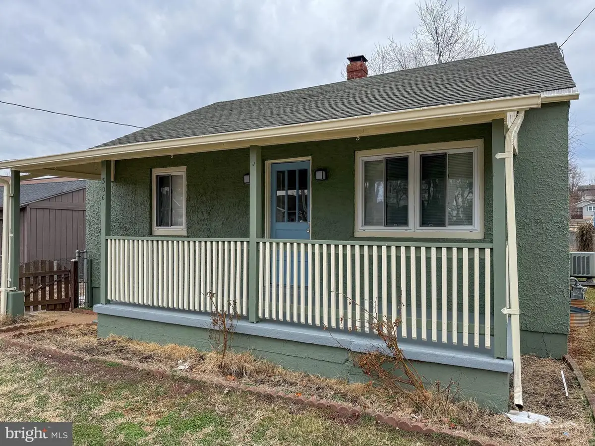 306 N Kelly St, Culpeper, VA 22701 - #1