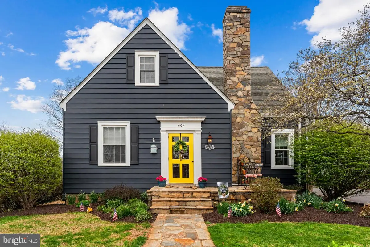 609 S West St, Culpeper, VA 22701 - #1