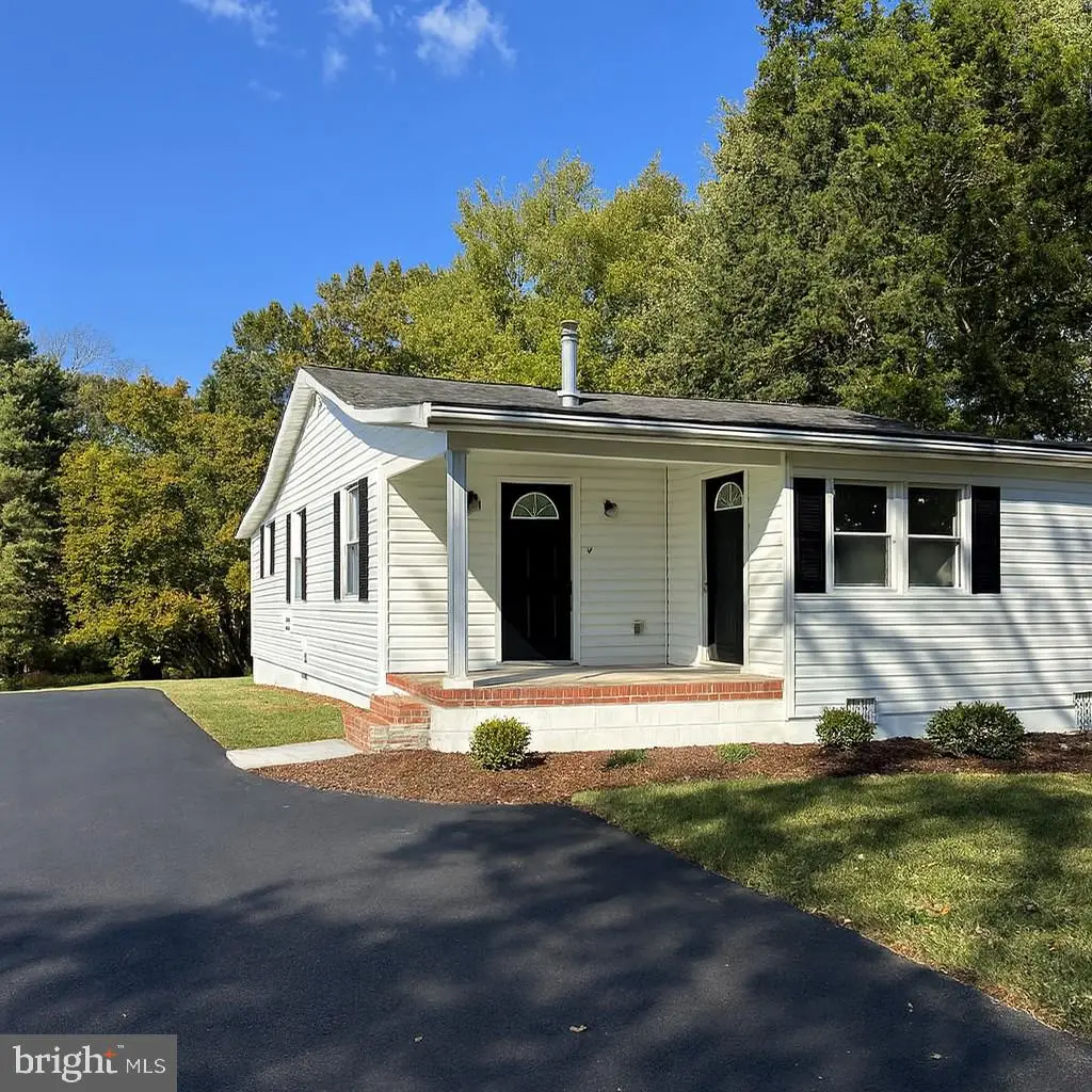 17201 Sarah St, Bowling Green, VA 22427 - Image #1