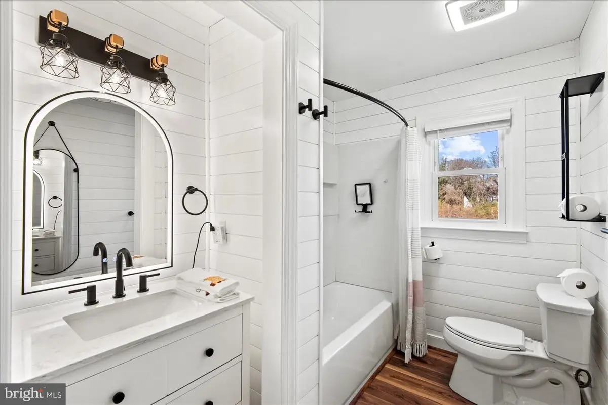 115 Oak Ridge St, Bowling Green, VA 22427 - #1