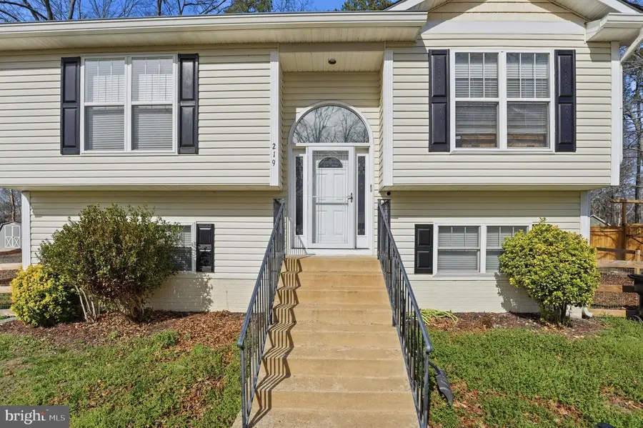 219 Hollyside Dr, Ruther Glen, VA 22546 - #2