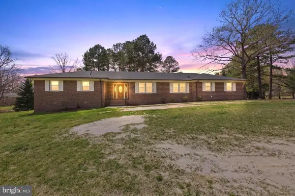 18246 White Pine Dr, MILFORD, VA 22514