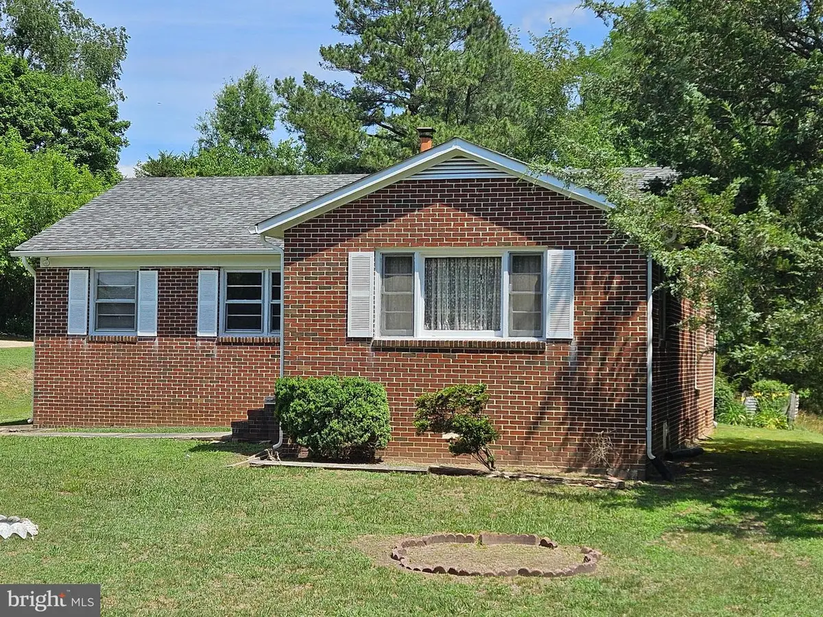 147 Chase St, Bowling Green, VA 22427 - #1
