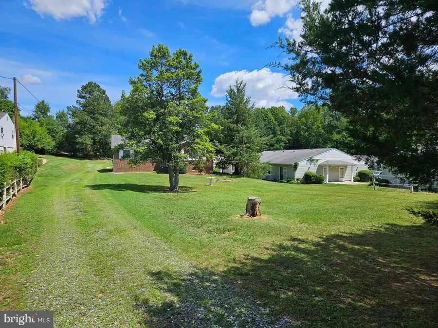 147 Chase St, Bowling Green, VA 22427 - #2