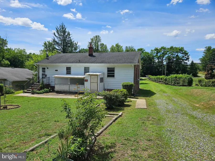 147 Chase St, Bowling Green, VA 22427 - #3
