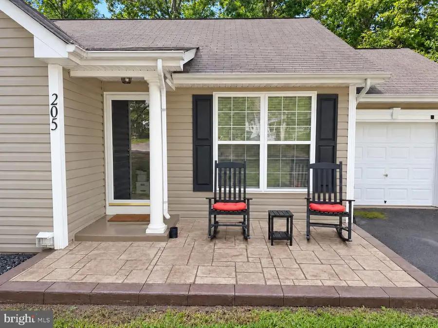 205 Land Or Dr, Ruther Glen, VA 22546 - #3