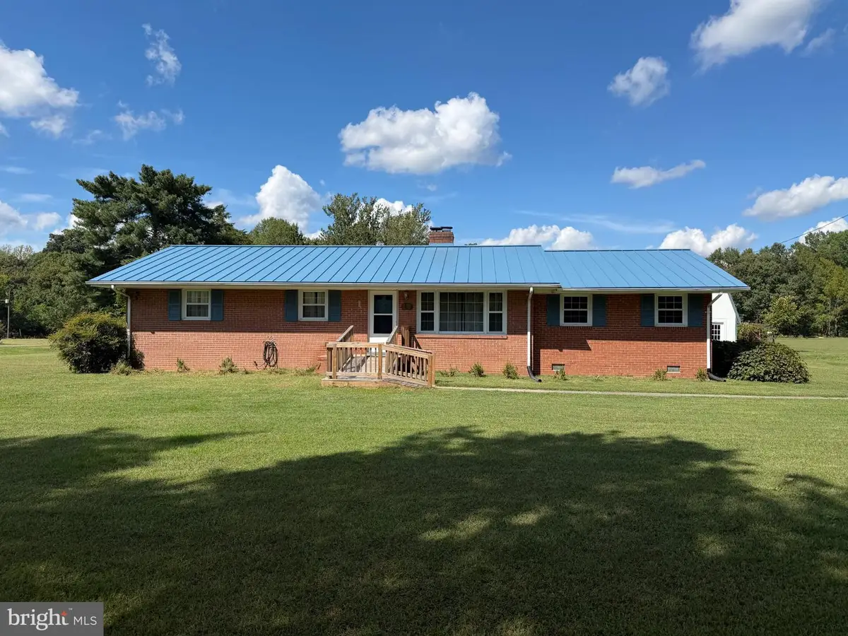 16184 Melville Ln, Bowling Green, VA 22427 - #1