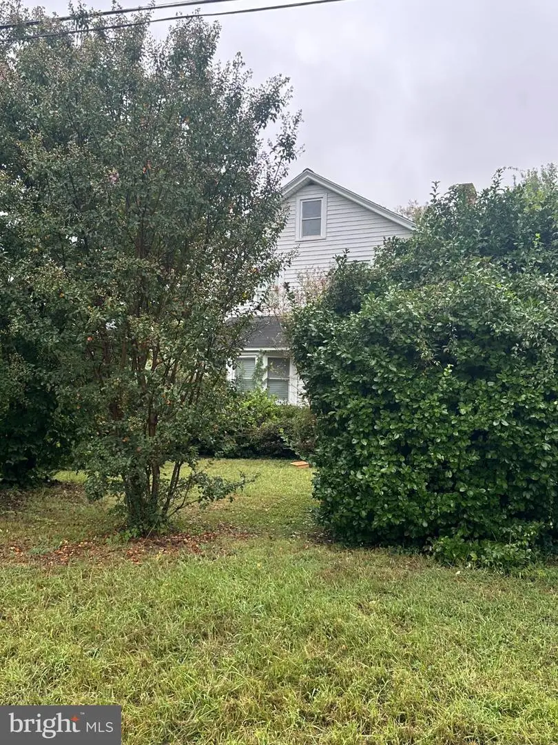 622 Essex St, Tappahannock, VA 22560 - #1
