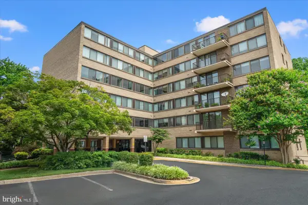 600 Roosevelt Blvd #114, FALLS CHURCH, VA 22044