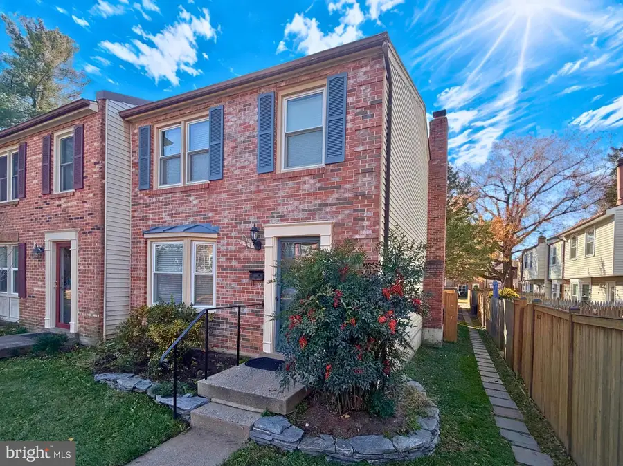 221 Gundry Dr, Falls Church, VA 22046 - Image #2