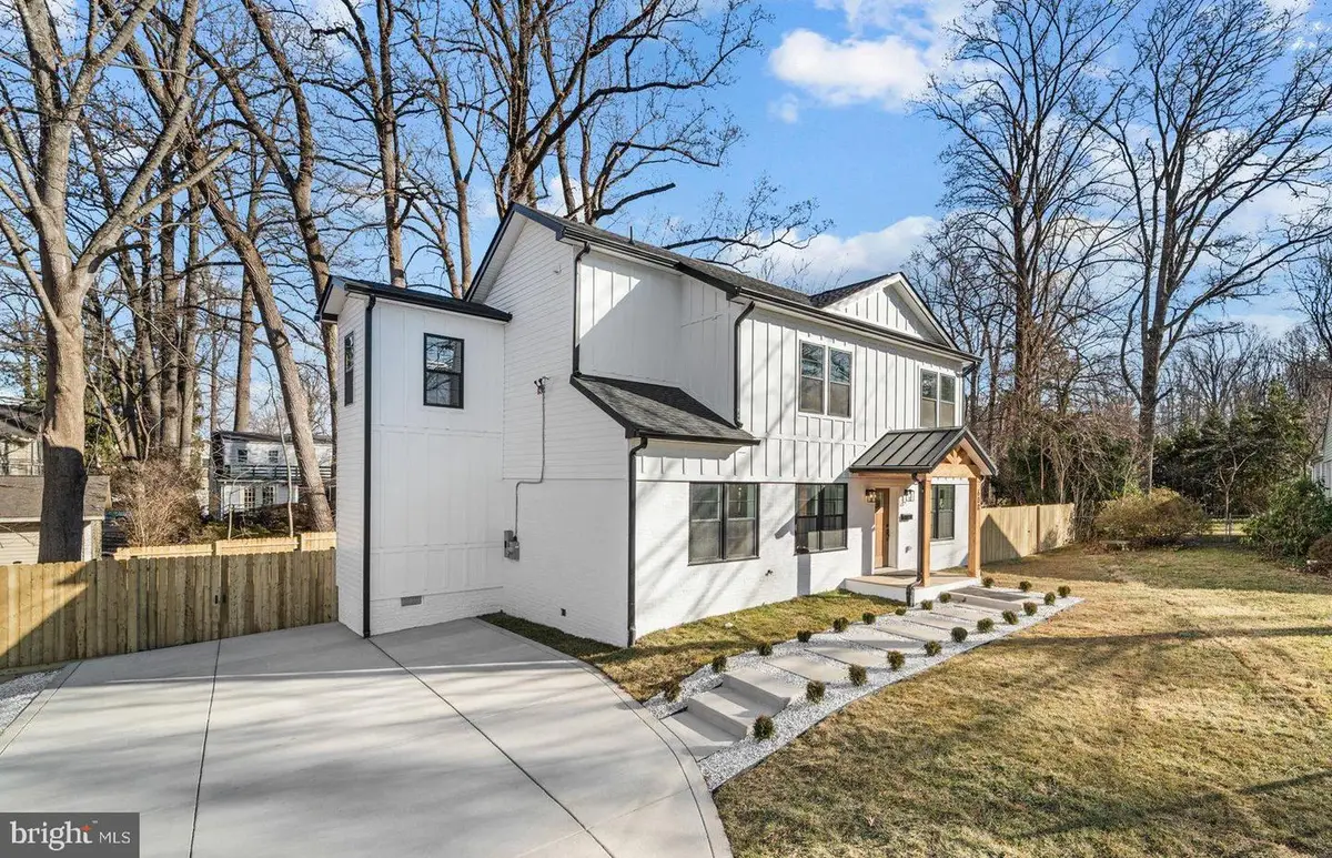 608 Laura Dr, Falls Church, VA 22046 - Image #1