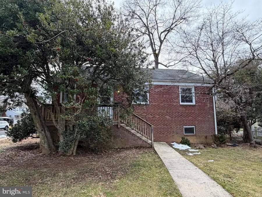 512 N West St, Falls Church, VA 22046 - #3