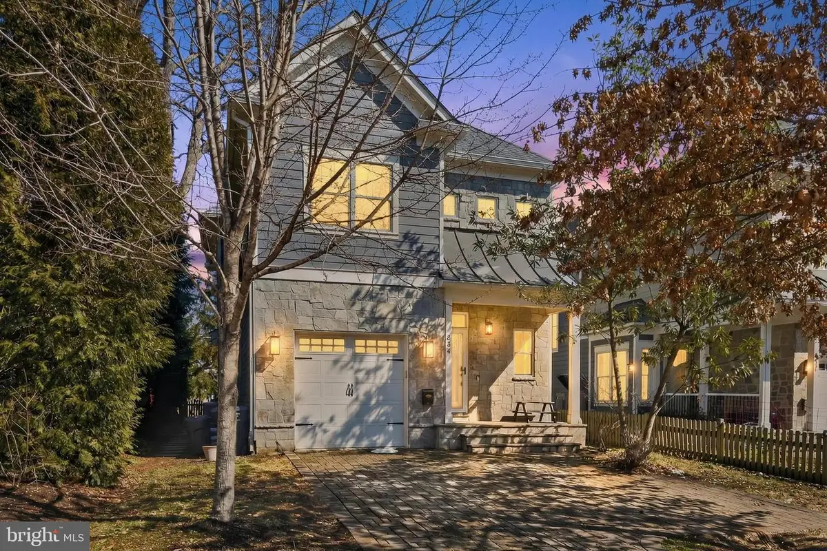 604 N Oak St, Falls Church, VA 22046 - #1