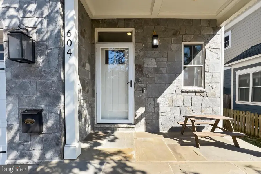 604 N Oak St, Falls Church, VA 22046 - #2