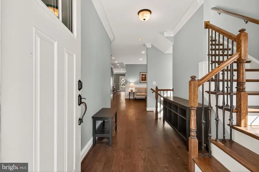 604 N Oak St, Falls Church, VA 22046 - #3