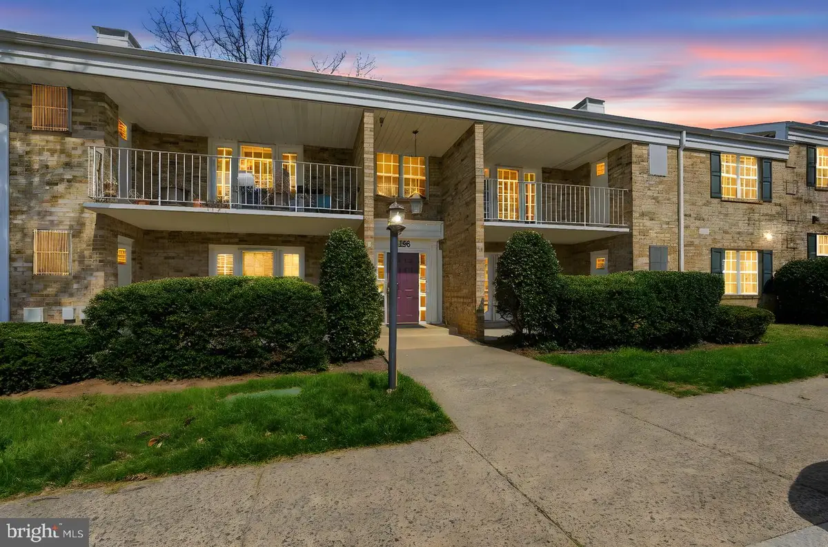 1138 S Washington St #204, Falls Church, VA 22046 - #1