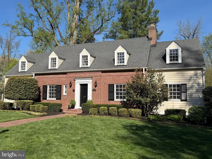 212 Forest Dr, Falls Church, VA 22046 - #3