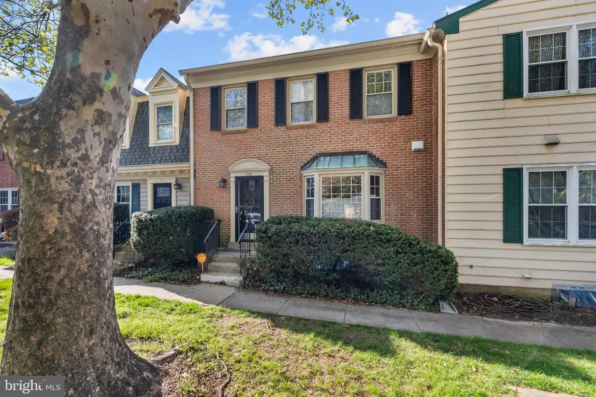 1002 Jennifer Ln, Falls Church, VA 22046 - #1
