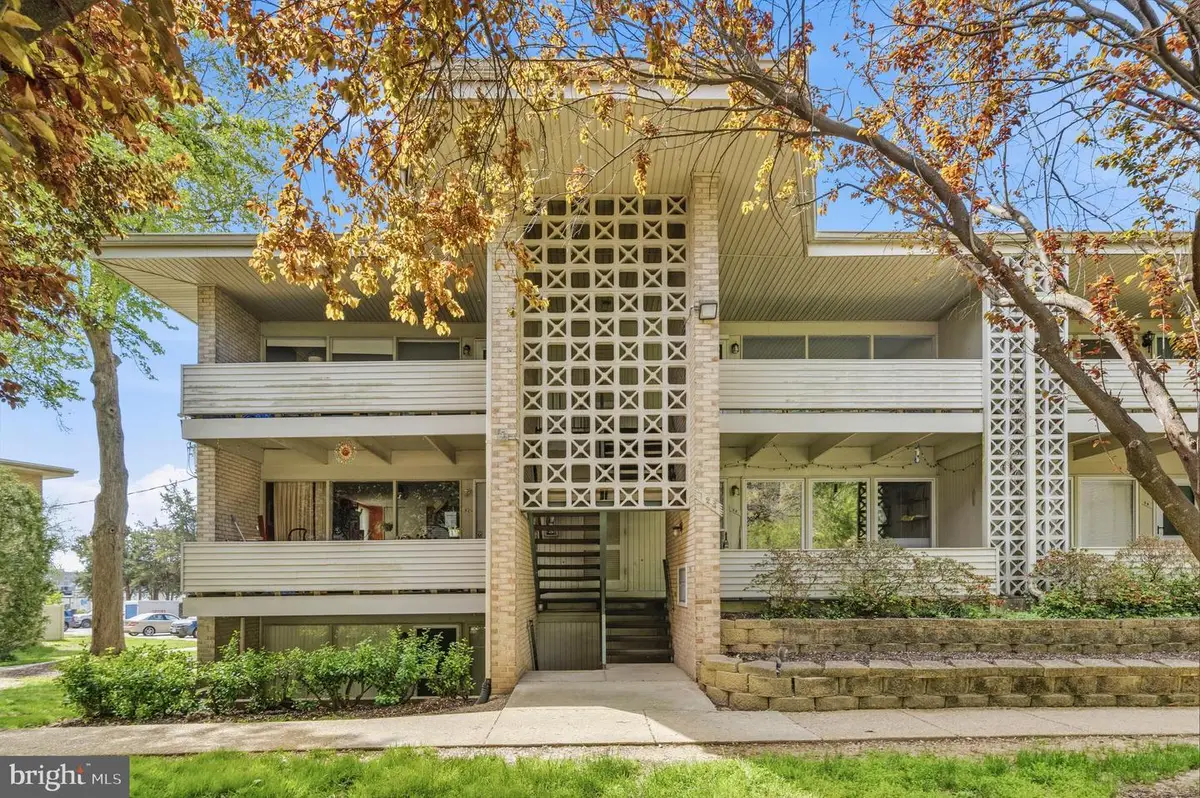 124 Haycock Rd #c-2, Falls Church, VA 22046 - #1