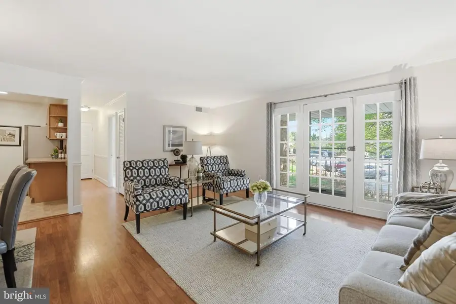 1136 S Washington St #204, Falls Church, VA 22046 - #3