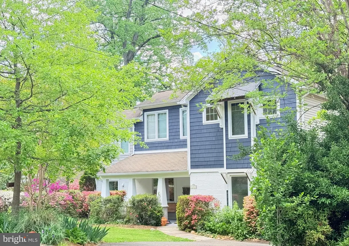 1312 Robinson Pl, Falls Church, VA 22046 - #1