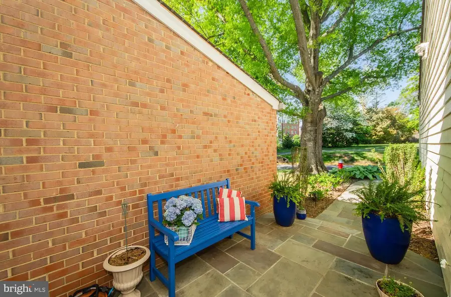 1002 Steeples Ct, Falls Church, VA 22046 - #3