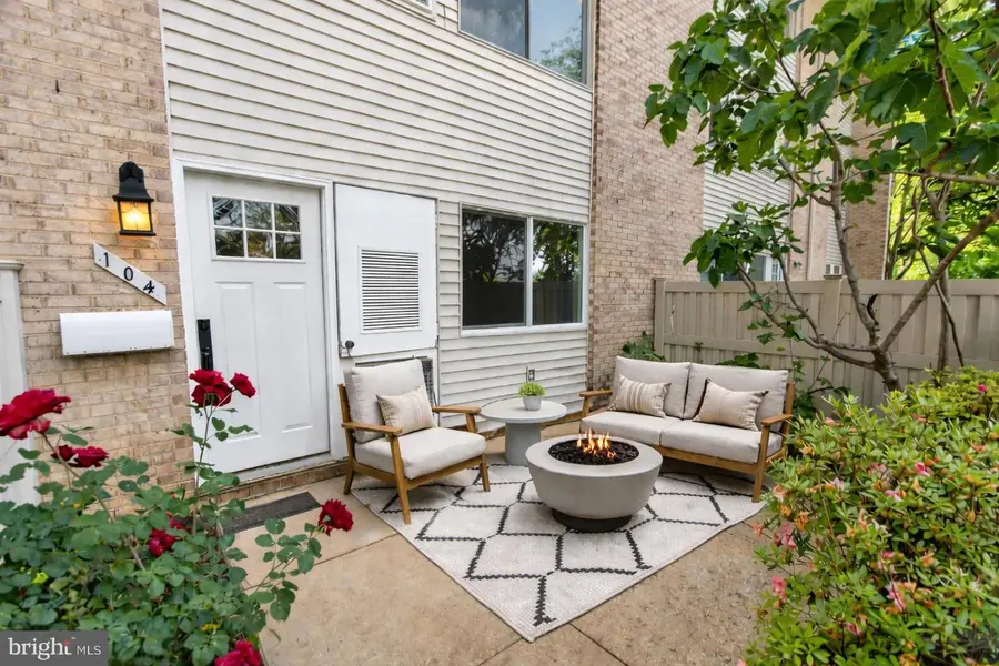 104 Birch St #a-3, Falls Church, VA 22046 - #2