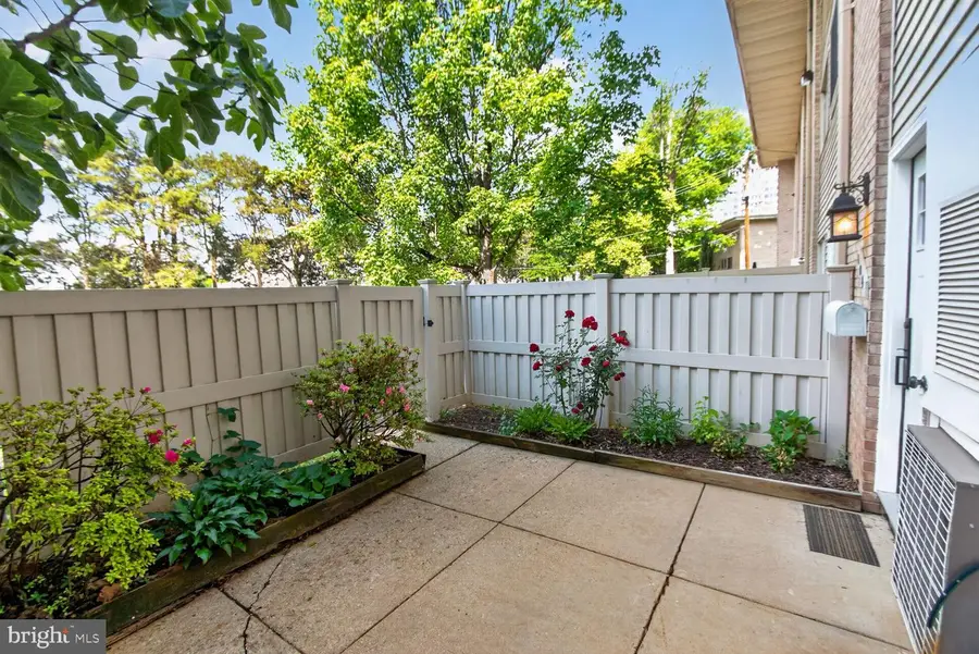 104 Birch St #a-3, Falls Church, VA 22046 - #3