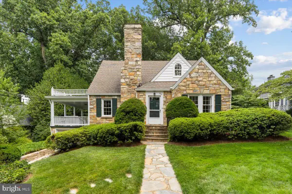202 Buxton Rd, FALLS CHURCH, VA 22046