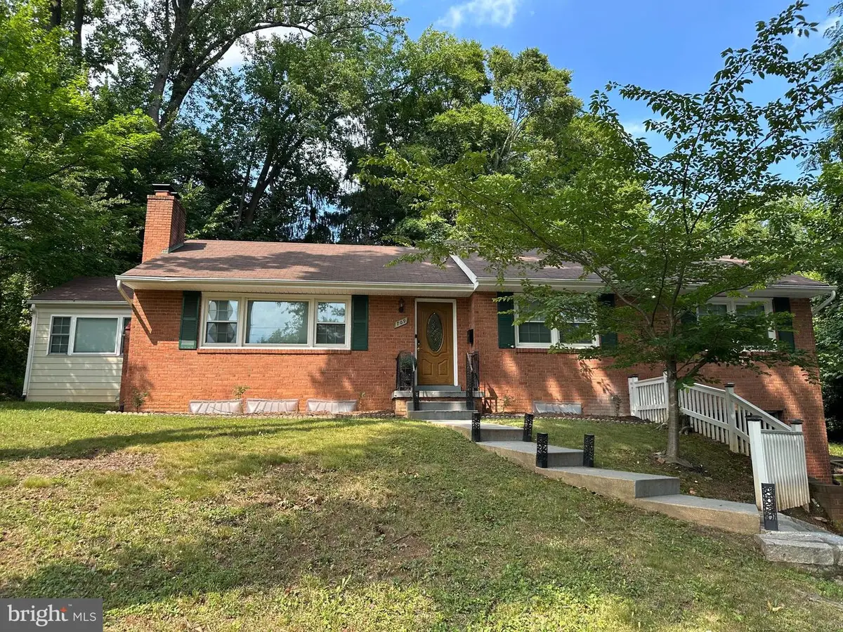 709 E Broad St, Falls Church, VA 22046 - #1