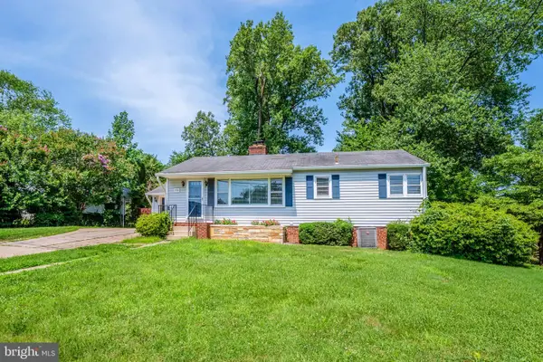 998 N Roosevelt St, FALLS CHURCH, VA 22046