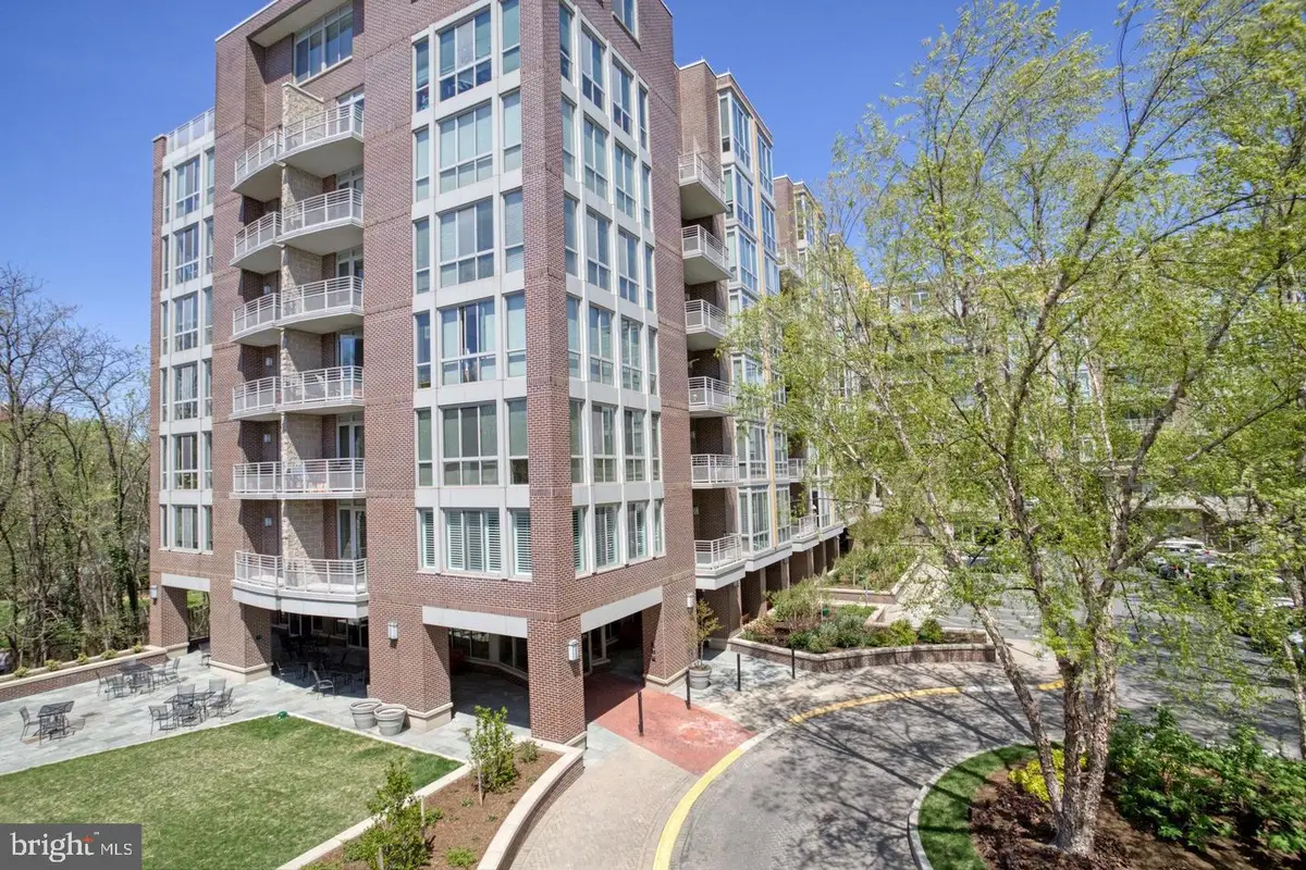 513 W Broad St #205, Falls Church, VA 22046 - #1