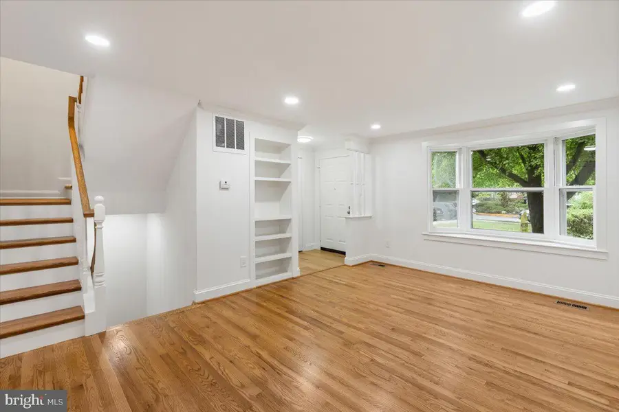 285 Gundry Dr, Falls Church, VA 22046 - #2
