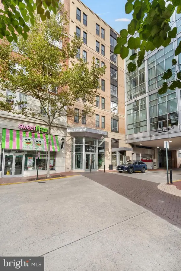 444 Broad St #229, FALLS CHURCH, VA 22046