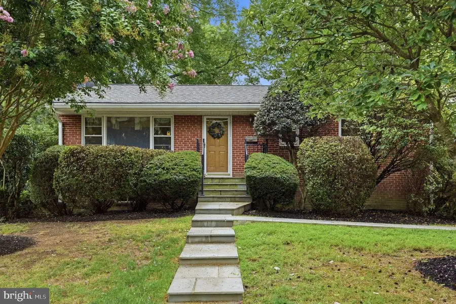 601 Randolph St, Falls Church, VA 22046 - #3