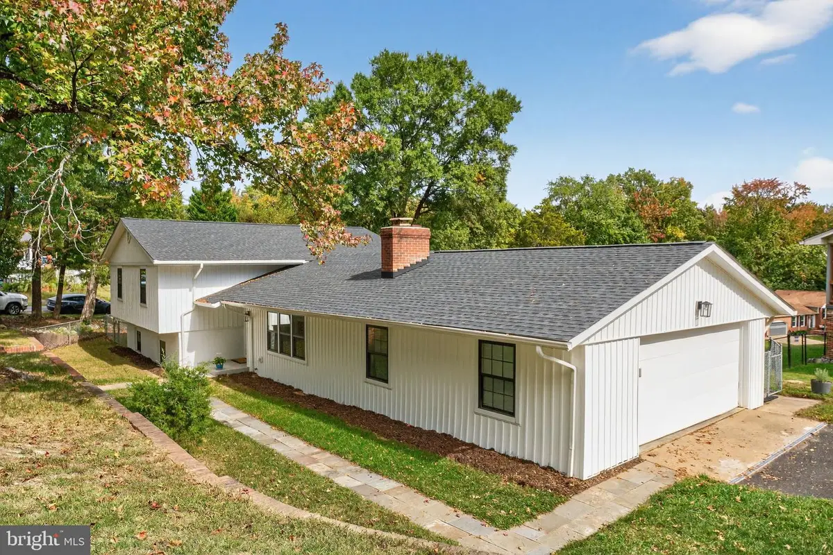 2 Pawnee Dr, Fredericksburg, VA 22401 - Image #1