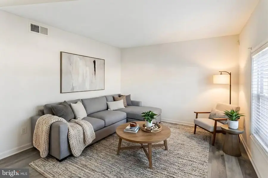 319 Brock Sq, Fredericksburg, VA 22401 - Image #2