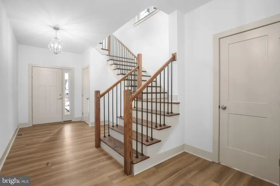 1409 Brent St, Fredericksburg, VA 22401 - #2