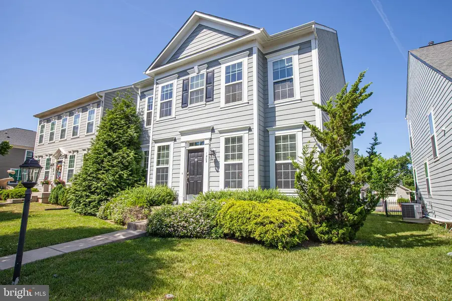 1205 Saunders Dr, Fredericksburg, VA 22401 - Image #2