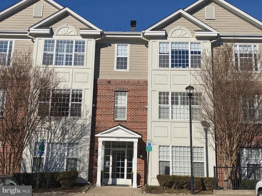701 Cobblestone Blvd #108, Fredericksburg, VA 22401 - #2