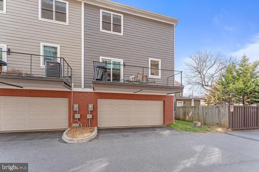 313 Charles St, Fredericksburg, VA 22401 - #3