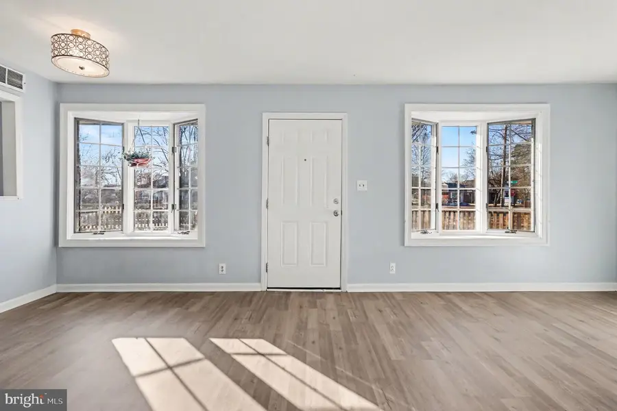 509 Hanson Ave, Fredericksburg, VA 22401 - #3