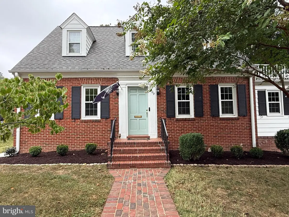 909 Mortimer Ave, Fredericksburg, VA 22401 - #1