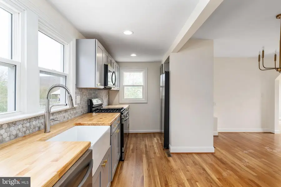 107 Gibson St, Fredericksburg, VA 22401 - #2