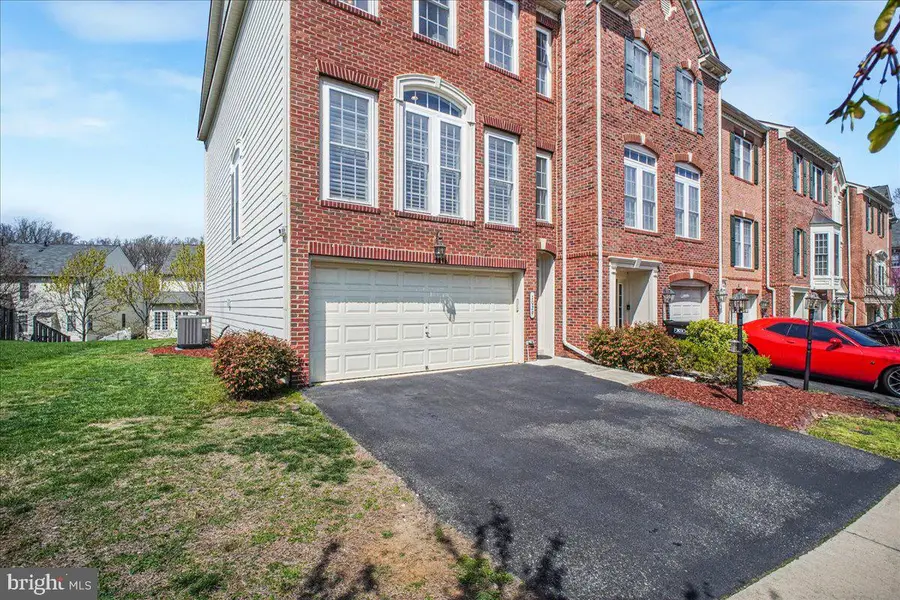 1029 Hotchkiss Pl, Fredericksburg, VA 22401 - #2